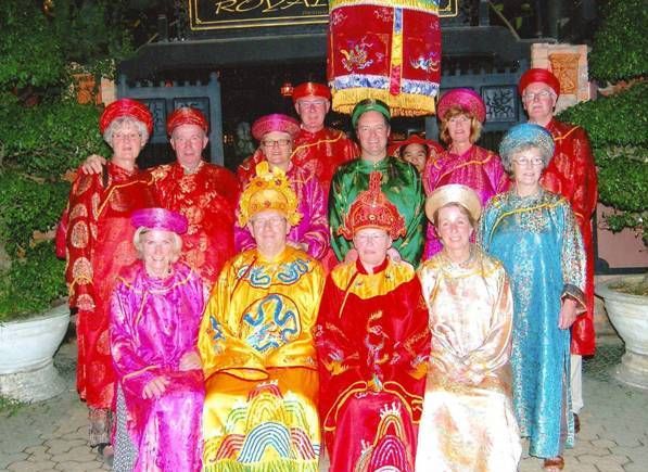 Cruise On Huong River With Dinner (With Royal Dress)