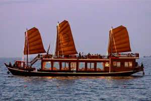 Sunset Cruise With Dinner On Nha Trang Bay