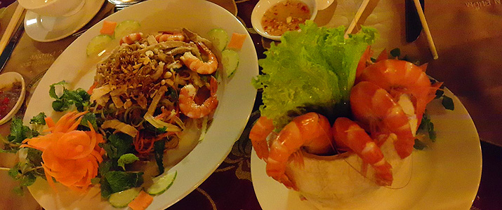 Ăn tối và du ngoạn trên du thuyền dọc sông Sài Gòn