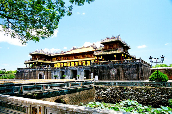 Private Hue City Tour 1 Day (Max 5 Pax/car)(Departing From Hoi An)
